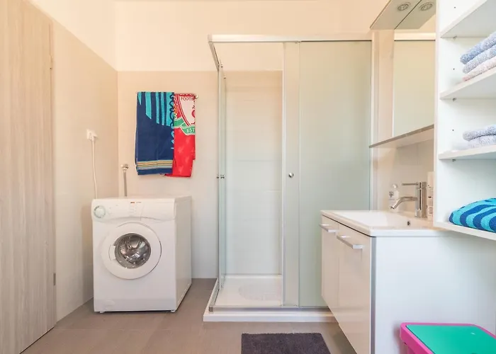 Monteparadiso 아파트 풀라